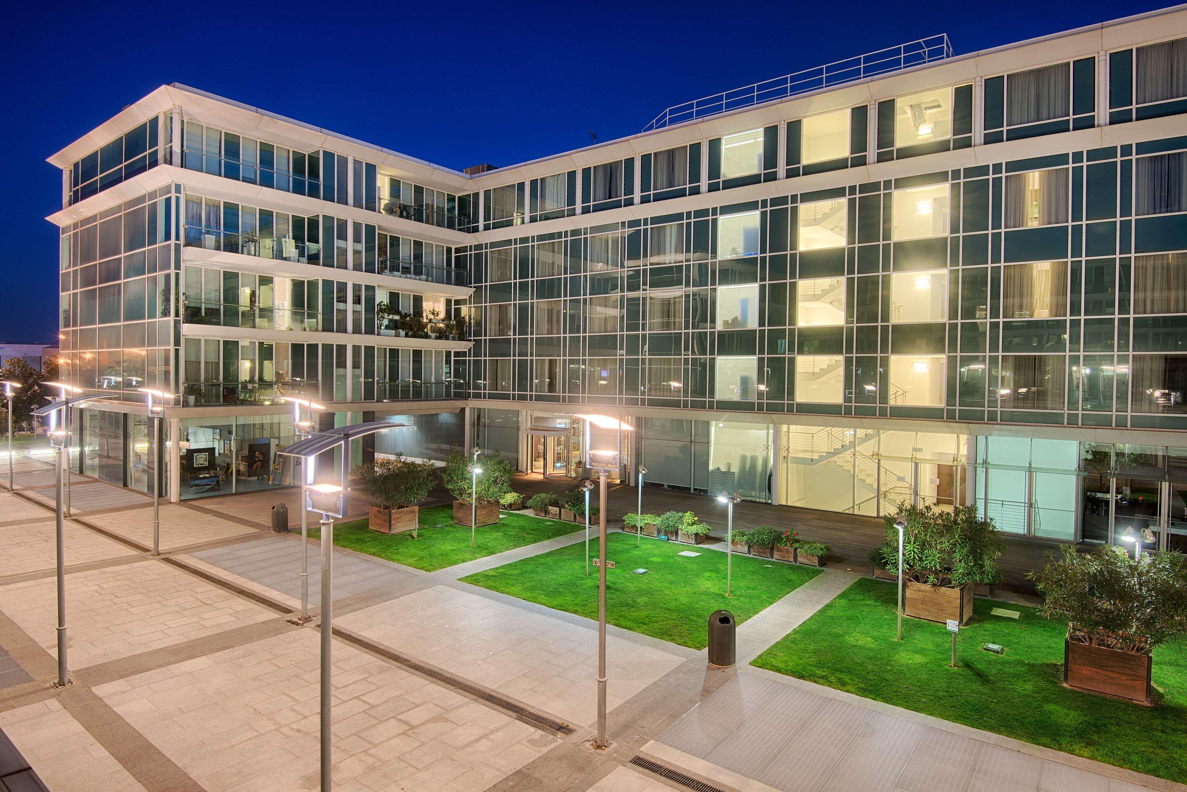Nh Savona Darsena Hotel Bagian luar foto