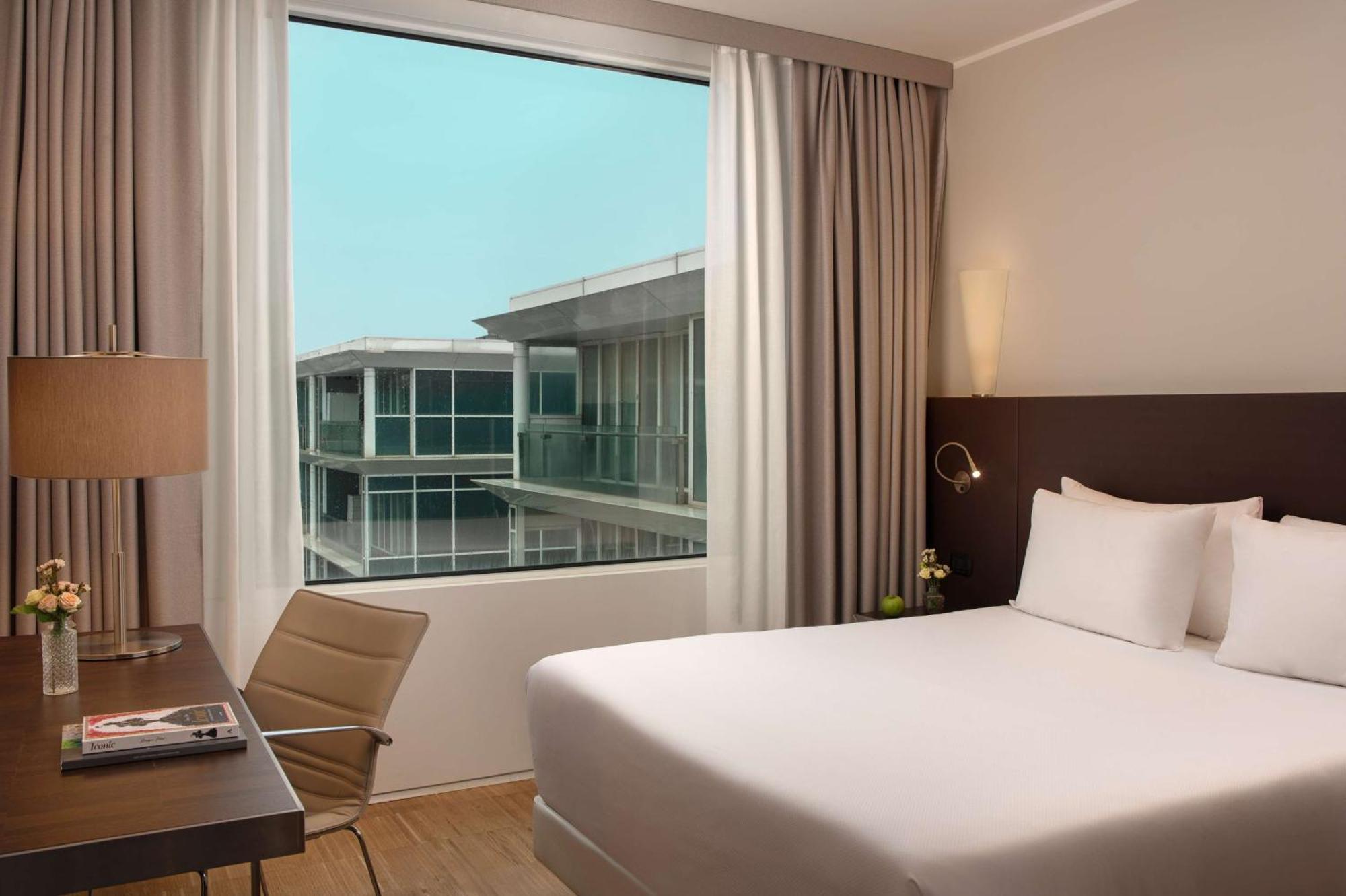 Nh Savona Darsena Hotel Bagian luar foto