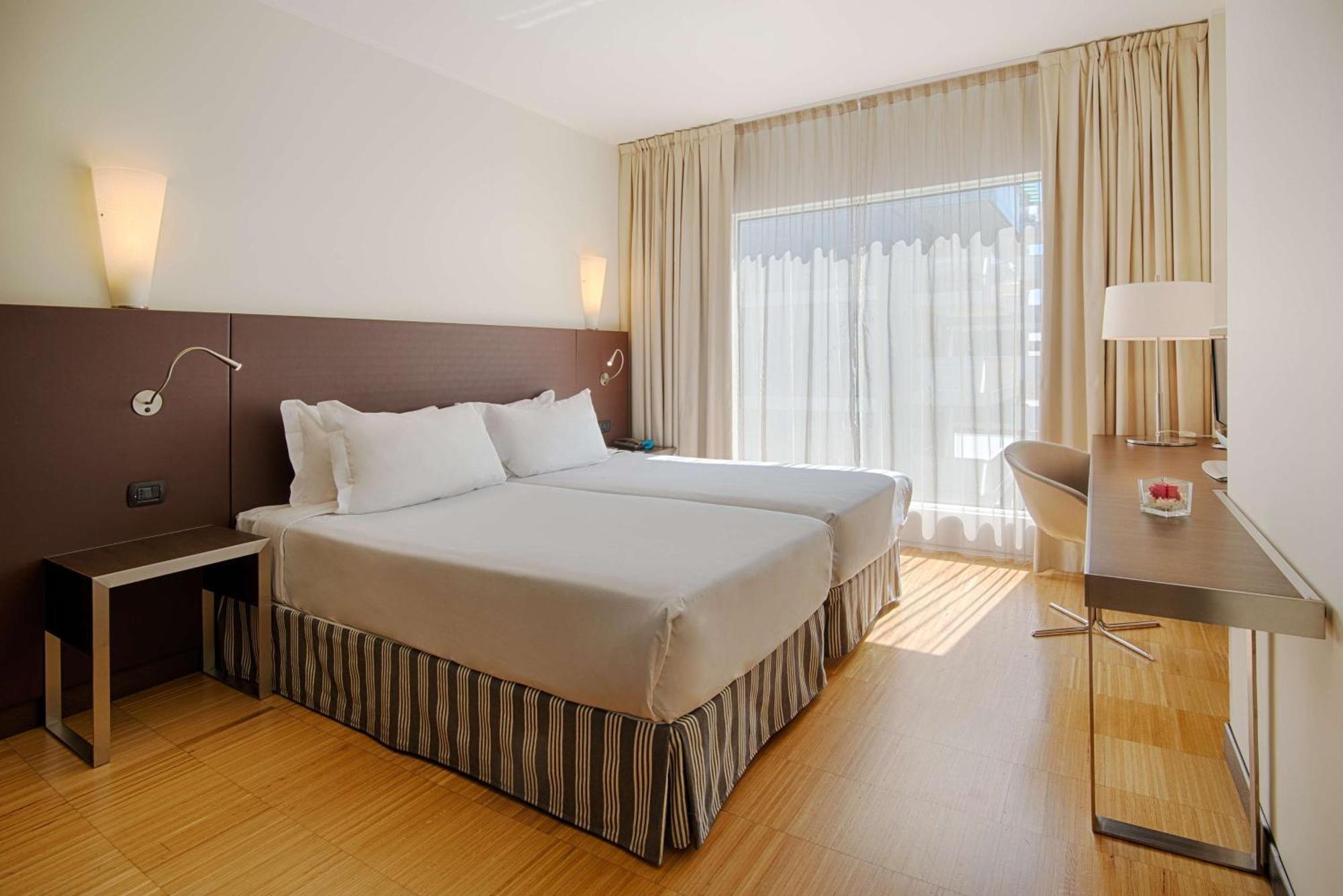 Nh Savona Darsena Hotel Bagian luar foto