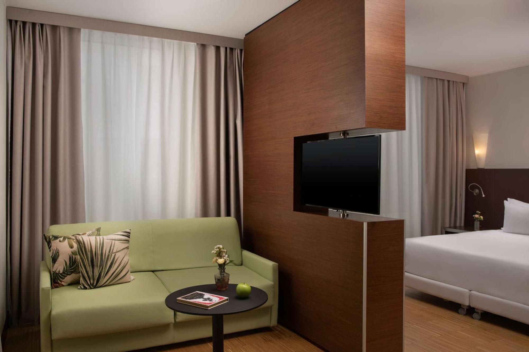 Nh Savona Darsena Hotel Bagian luar foto