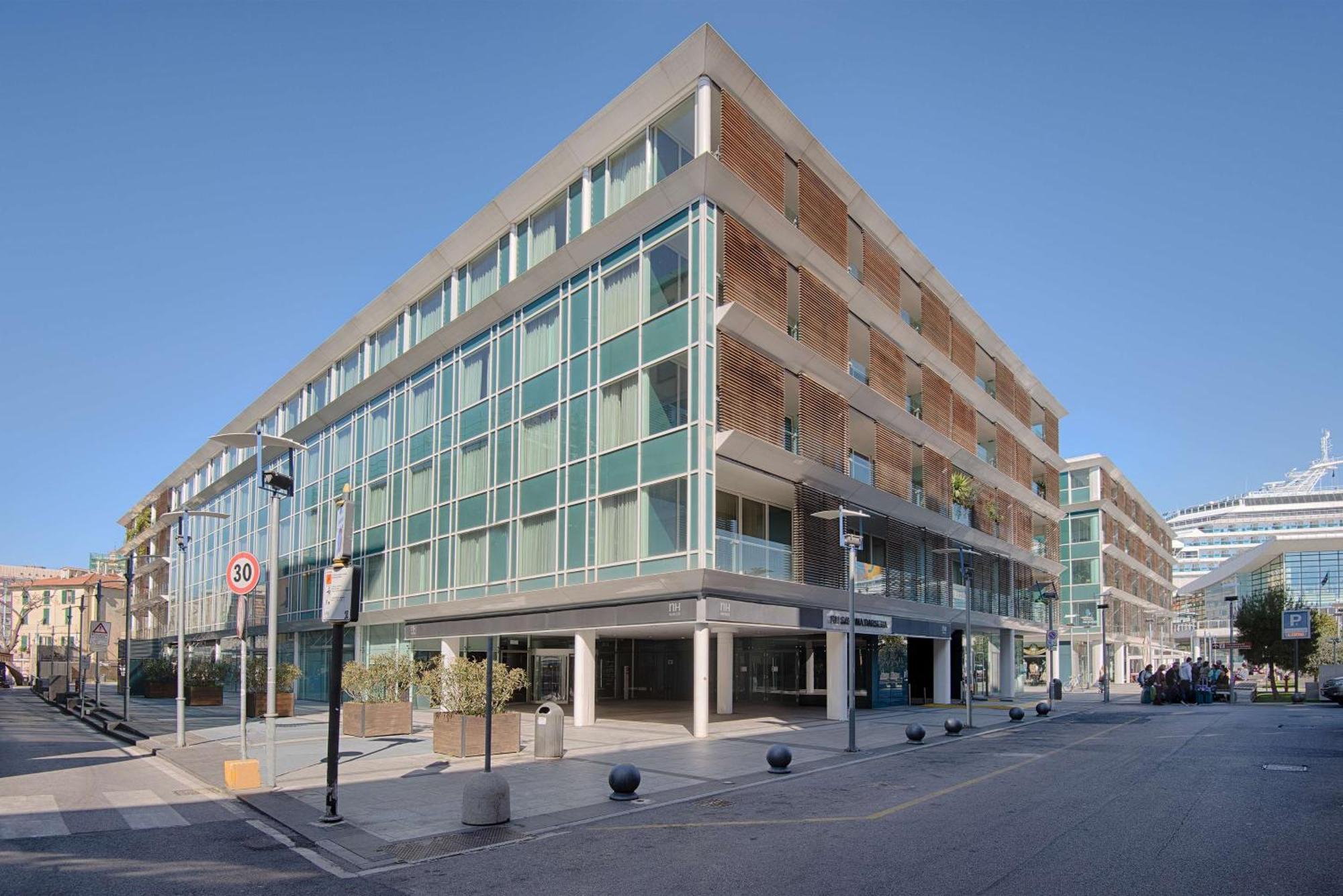 Nh Savona Darsena Hotel Bagian luar foto