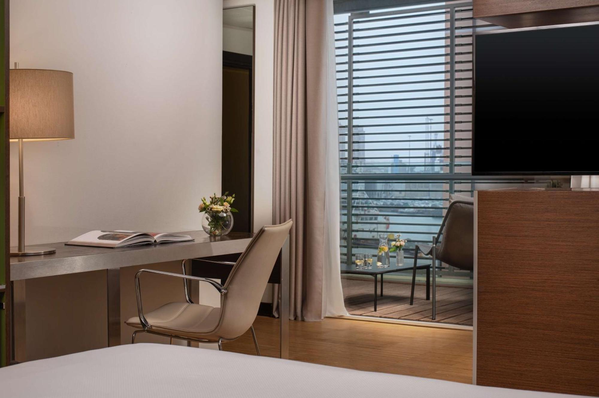 Nh Savona Darsena Hotel Bagian luar foto
